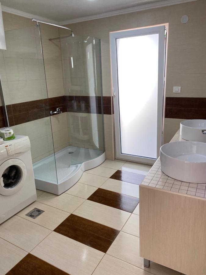 Guesthouse Civovic บาร์ ภายนอก รูปภาพ