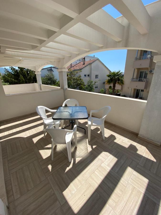 Guesthouse Civovic บาร์ ภายนอก รูปภาพ