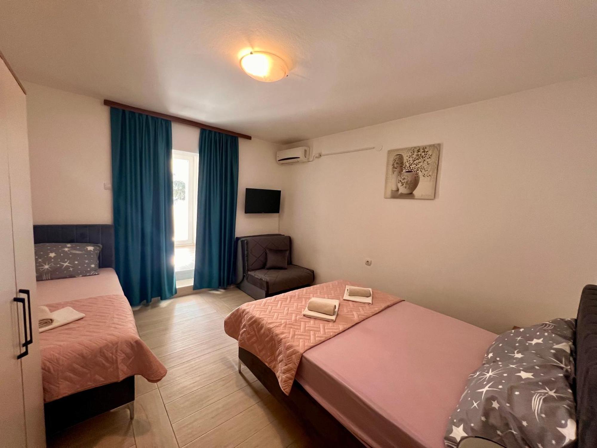 Guesthouse Civovic บาร์ ภายนอก รูปภาพ
