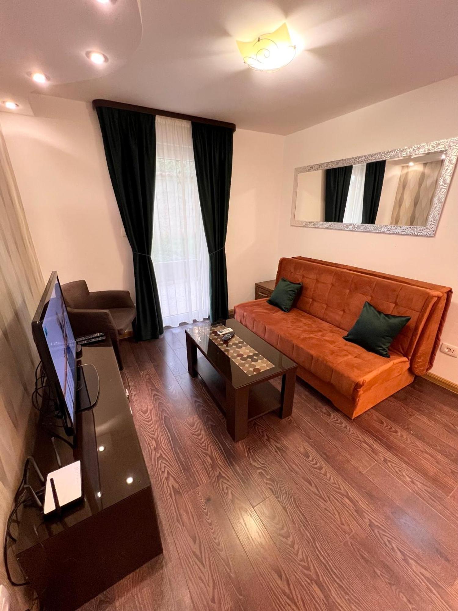 Guesthouse Civovic บาร์ ภายนอก รูปภาพ
