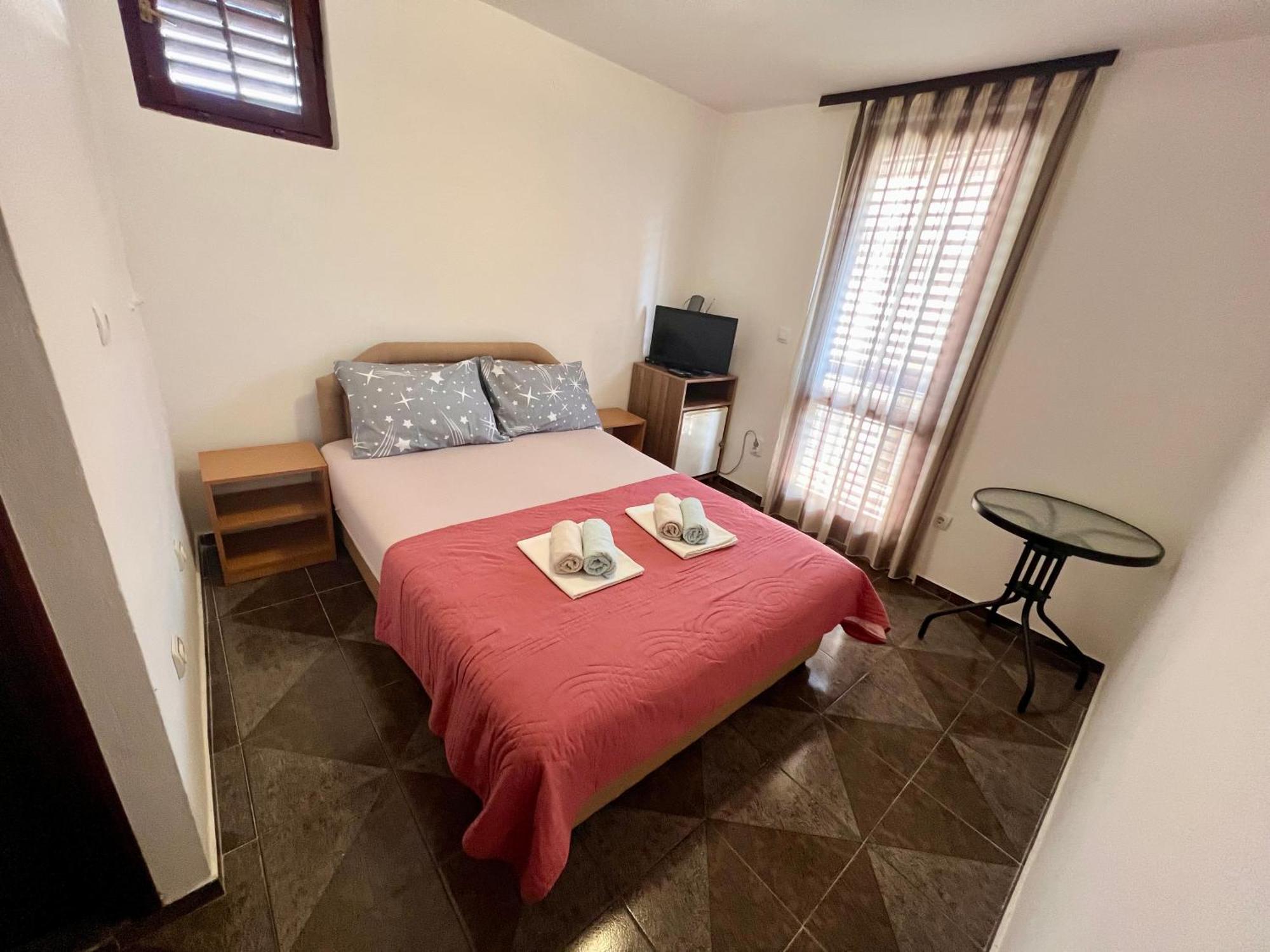 Guesthouse Civovic บาร์ ภายนอก รูปภาพ