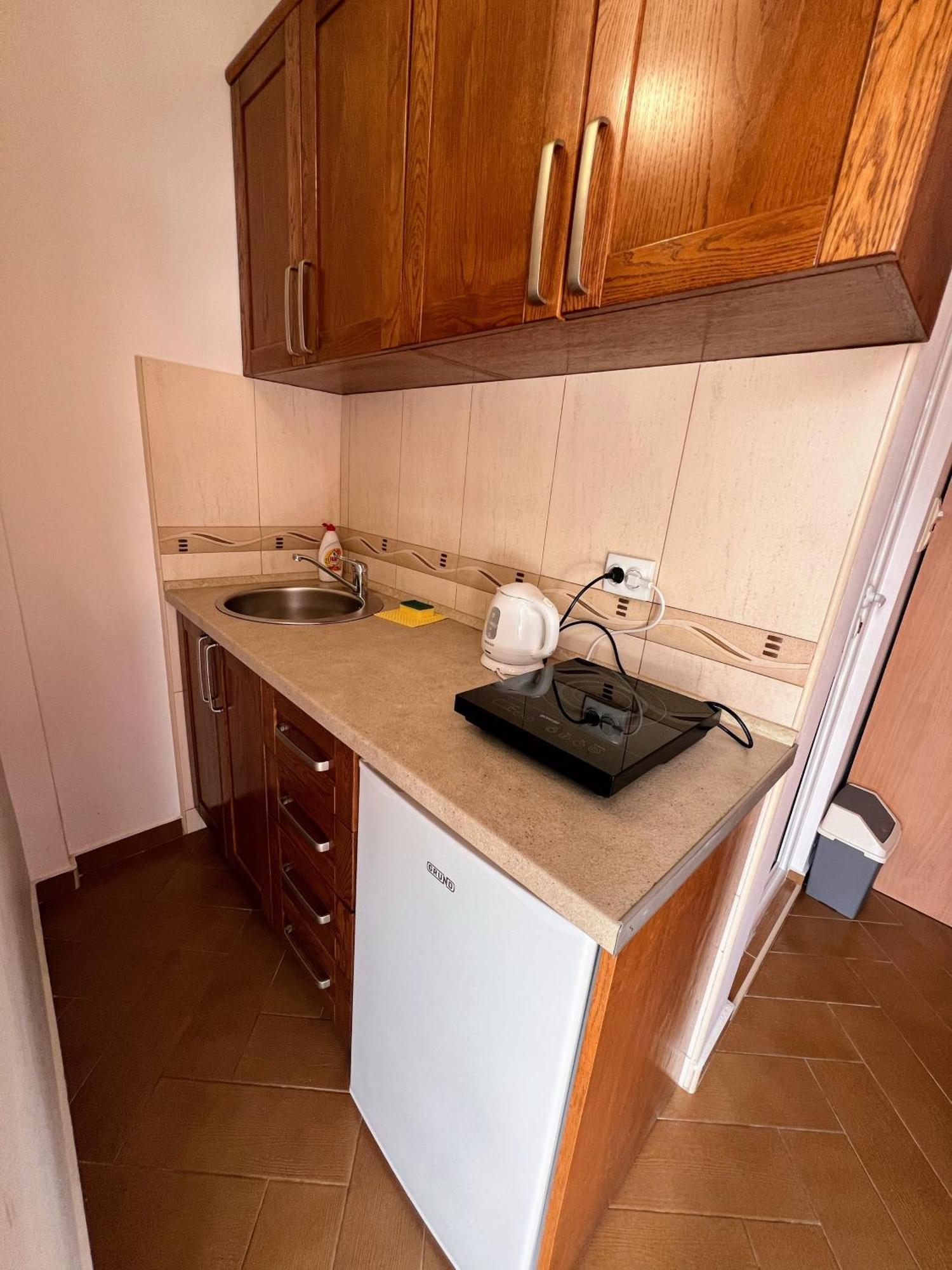 Guesthouse Civovic บาร์ ภายนอก รูปภาพ